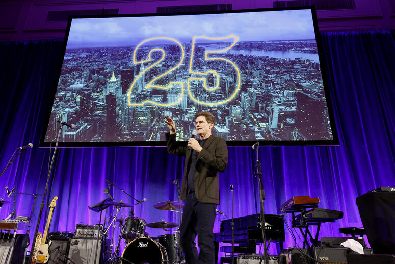 Denis Leary performing onstage. 