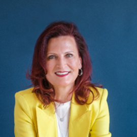 Lisa Volonec's headshot