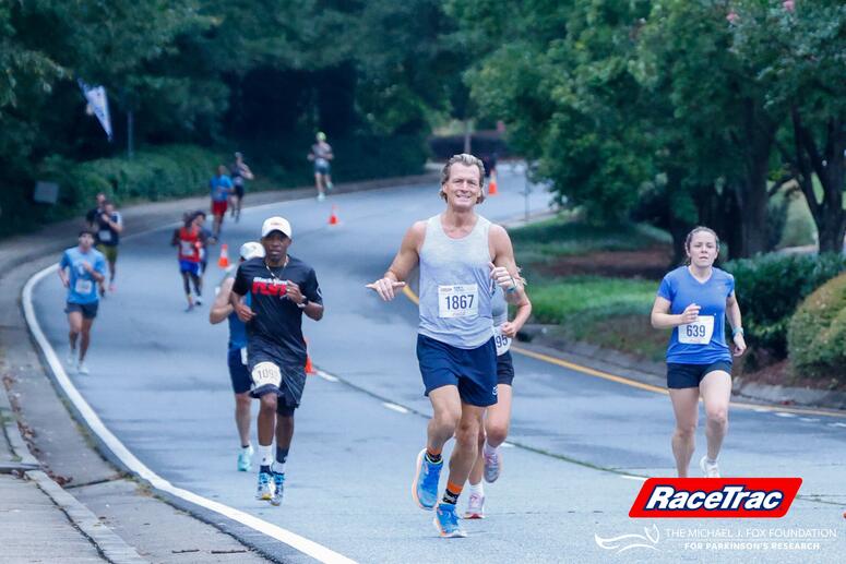 RaceTrac's Run for Research participants.