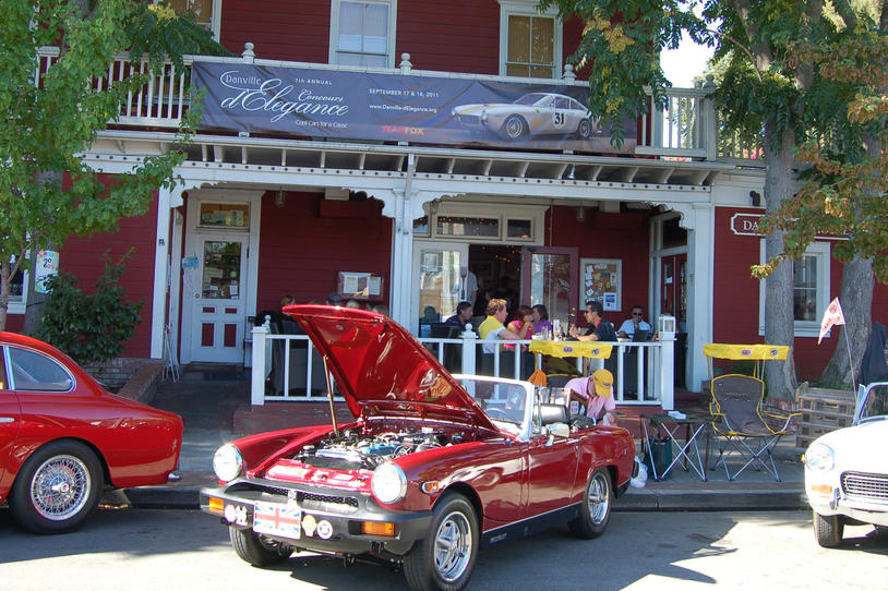 Fox Foto Friday: Cool Cars for a Cause